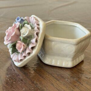 Vintage Floral Trinket Box 2 1/2" tall